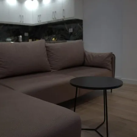 Alle's Komuna Parisit Lux Apartman