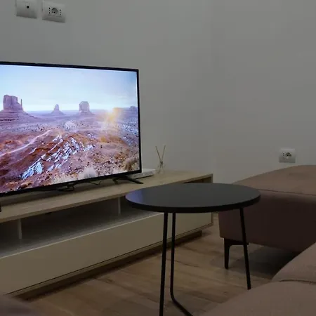 Alle's Komuna Parisit Lux Apartament Tirana
