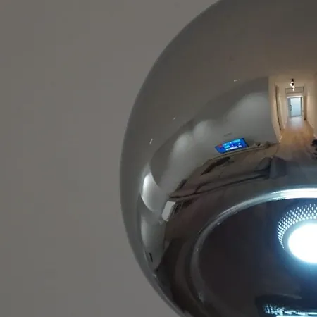 Appartement Alle's Komuna Parisit Lux *