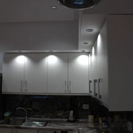 Alle's Komuna Parisit Lux Apartament Tirana
